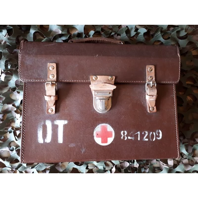 MN. ORVOSI TÁSKA  , használt , újszerű